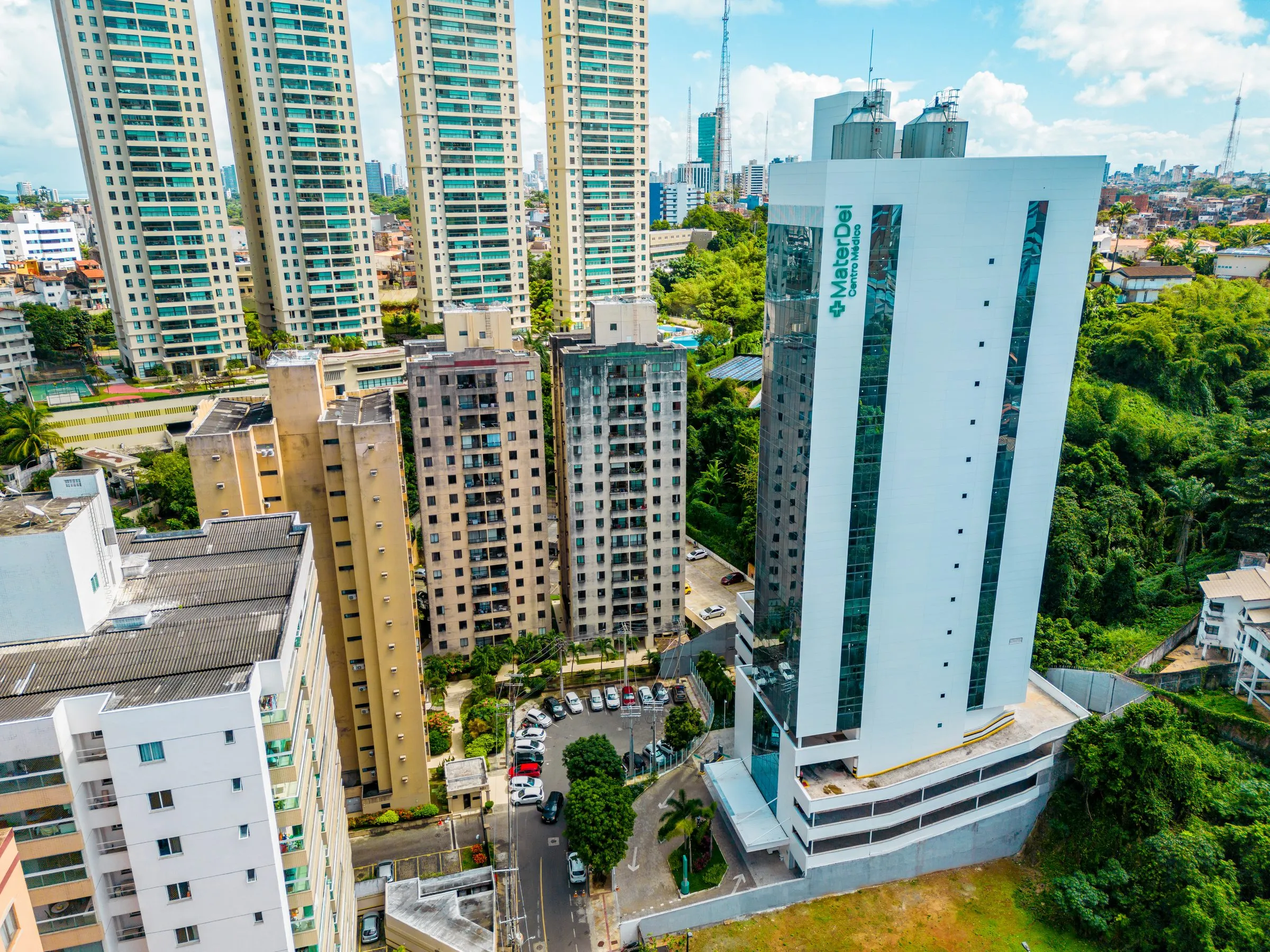 Centro Médico Mater Dei Salvador — obra simultânea ao hospital